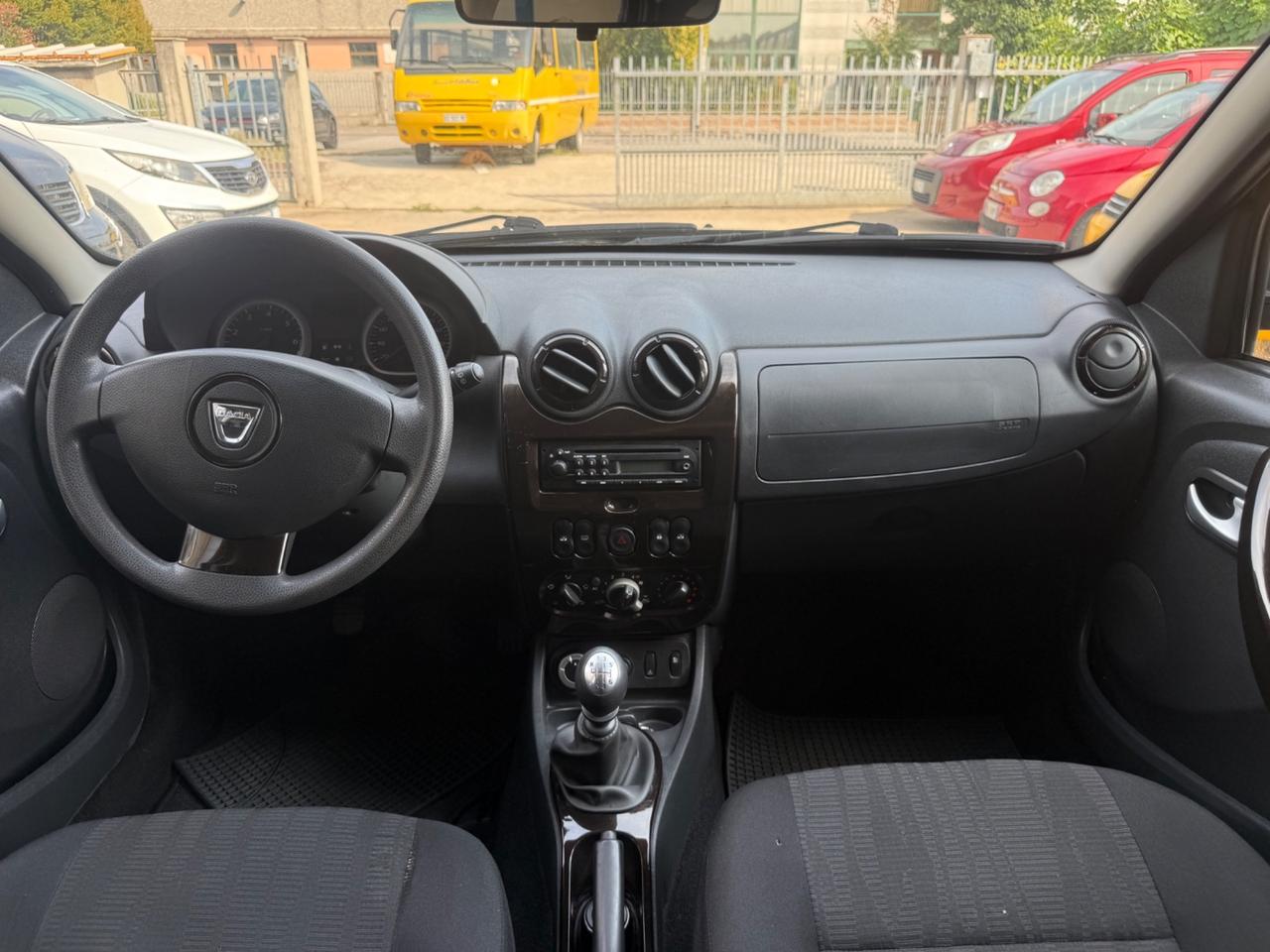 Dacia Duster 1.6 benzina 4X4 NEOPATENTATI