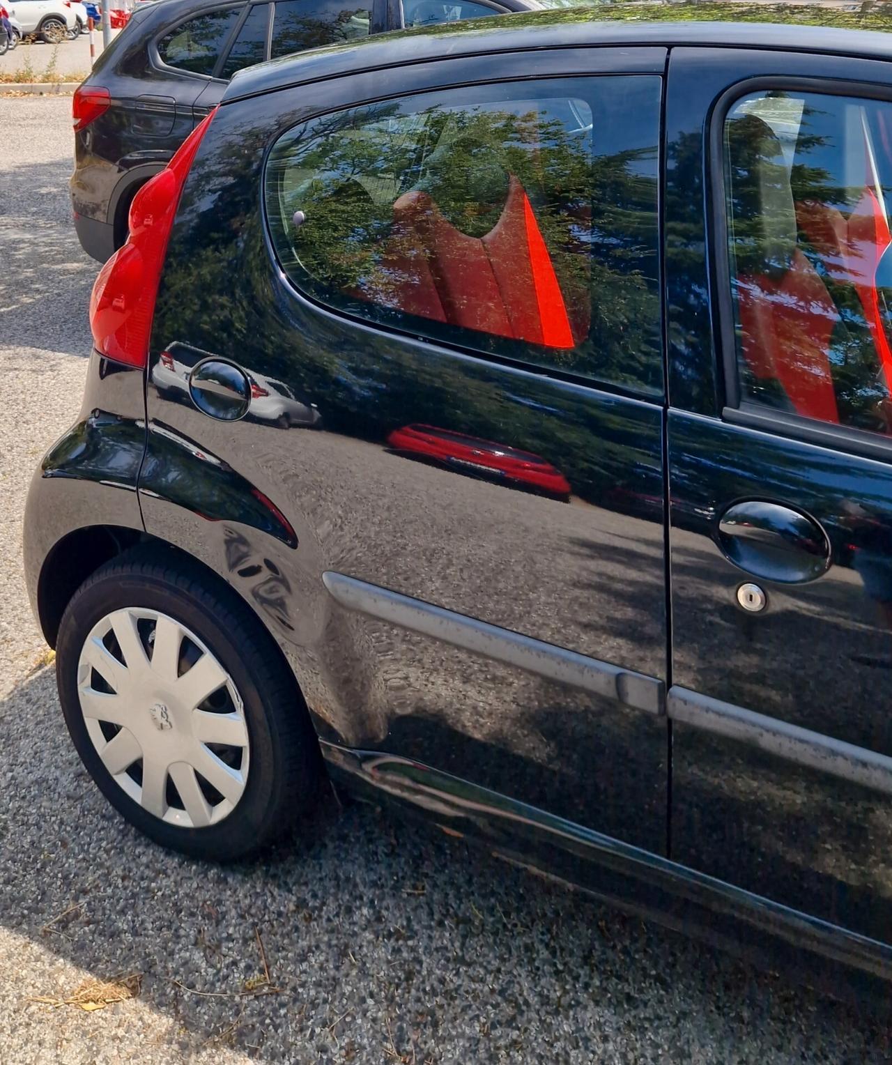 Peugeot 107 1.0 68CV 5p. - Garanzia 12 Mesi