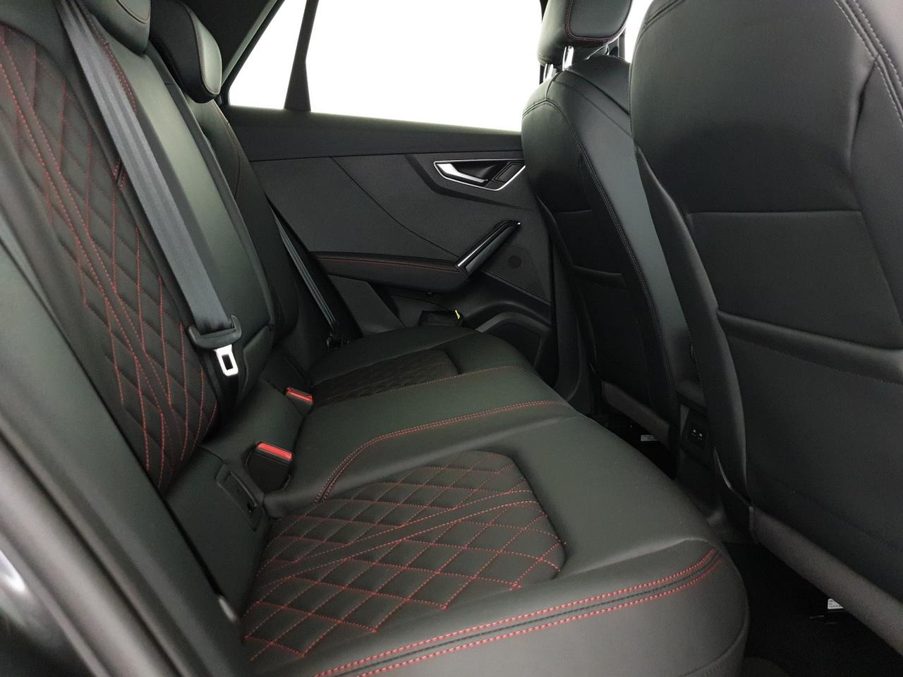 30TDI 116CV S tronic Identity Black
