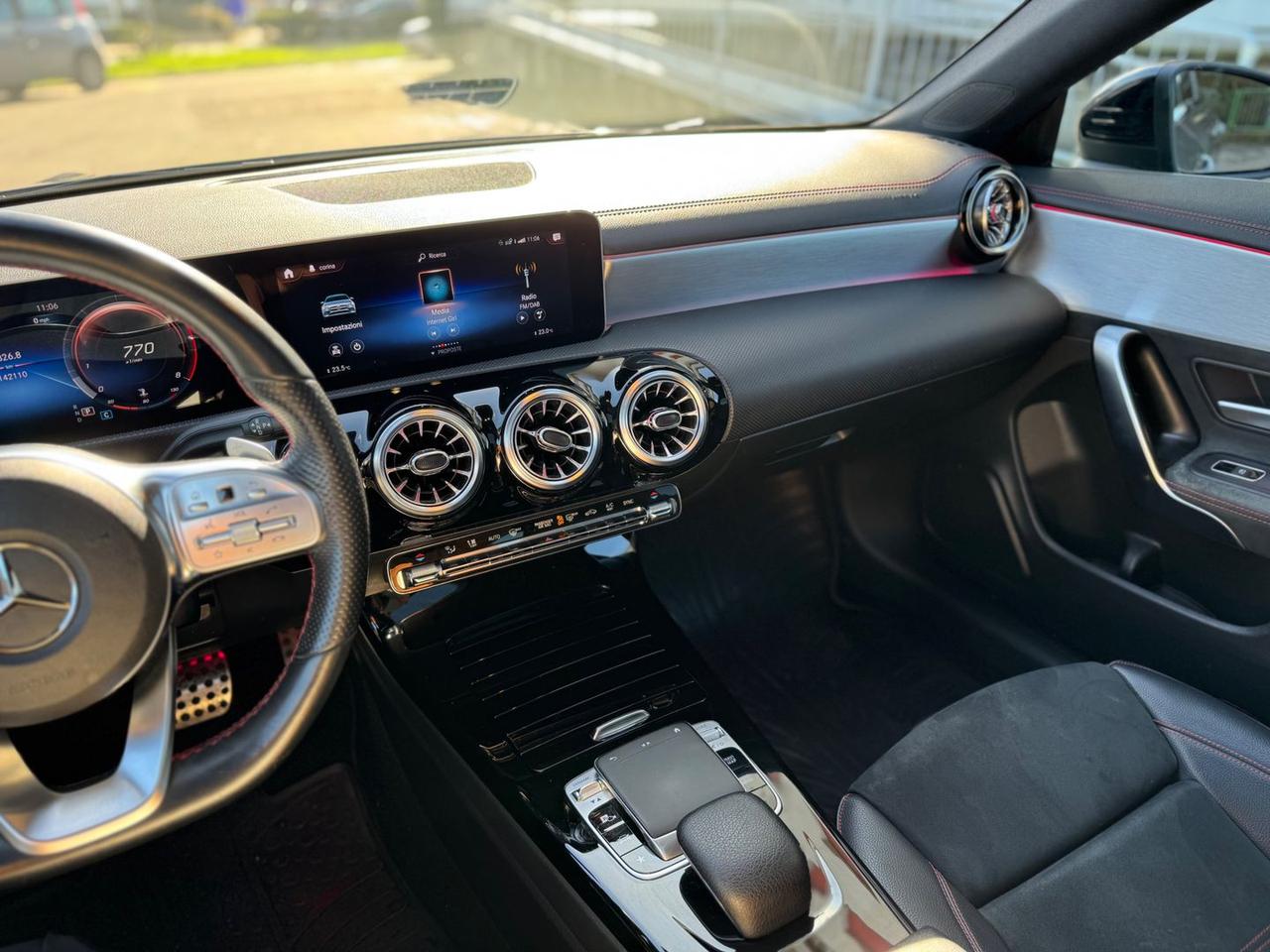 Mercedes-Benz CLA 200 Premium Shooti #9317