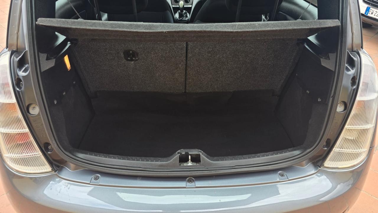Lancia Ypsilon 1.3 MJT 75 CV Argento
