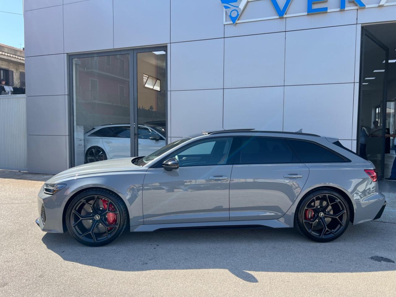 Audi RS6 Performance Carbon ceramica - nuova pronta consegna - listino €192.150 - scontata €169.000