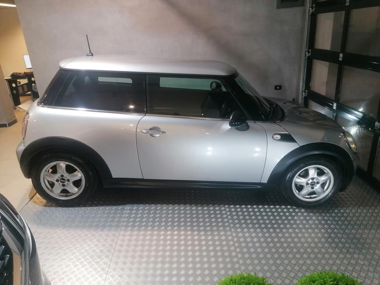 Mini 1.4 16V One Chili