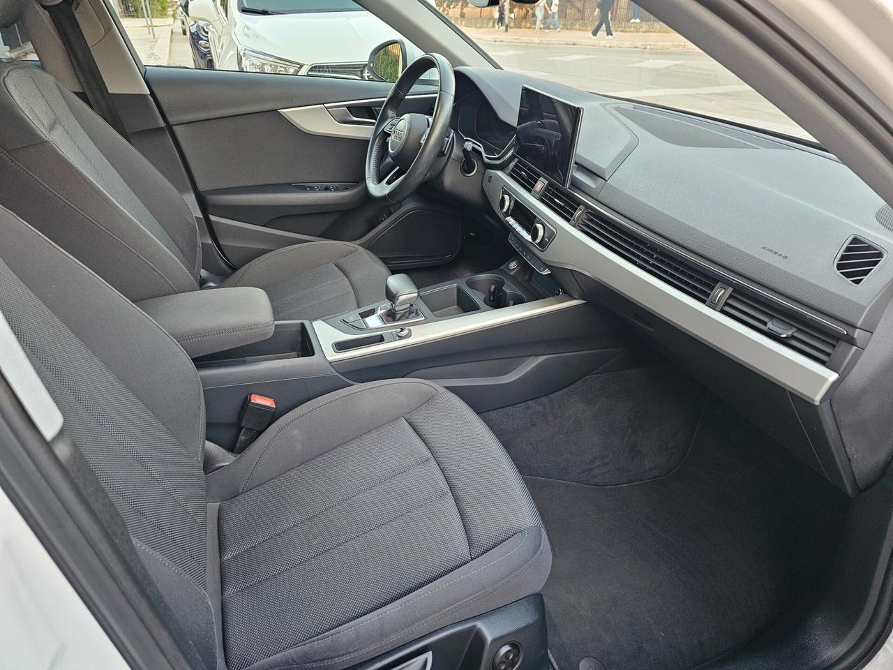 AUDI A4 AVANT 35 2.0 TDI 163CV SPORT BUSINESS