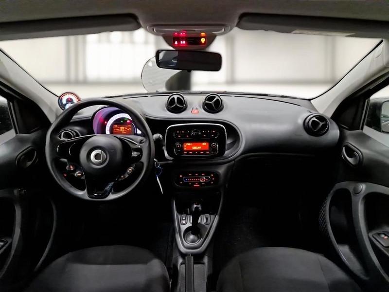 SMART FORFOUR EQ 41KW PURE 5 PORTE BERLINA