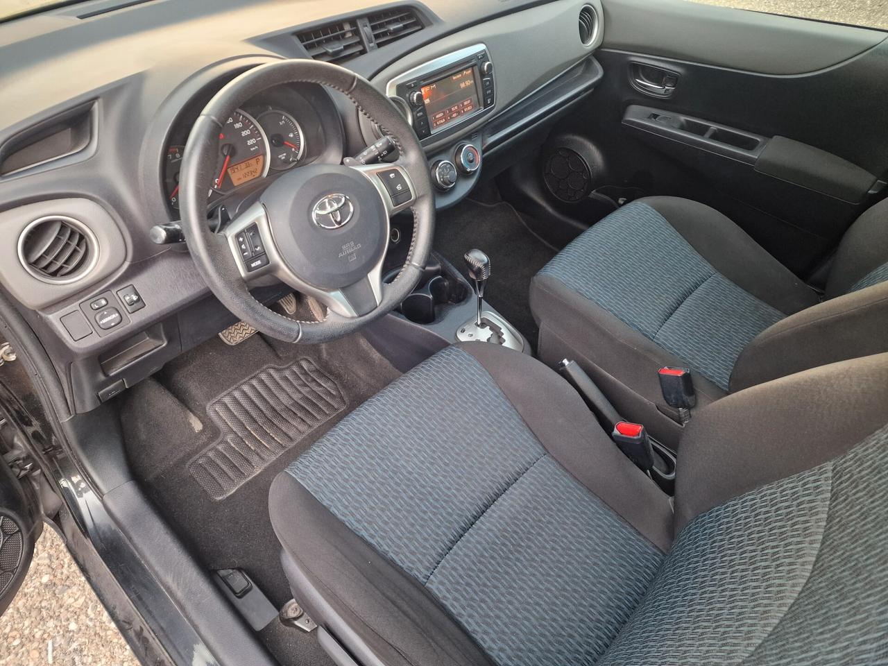 Toyota Yaris 1.3 5p Automatica