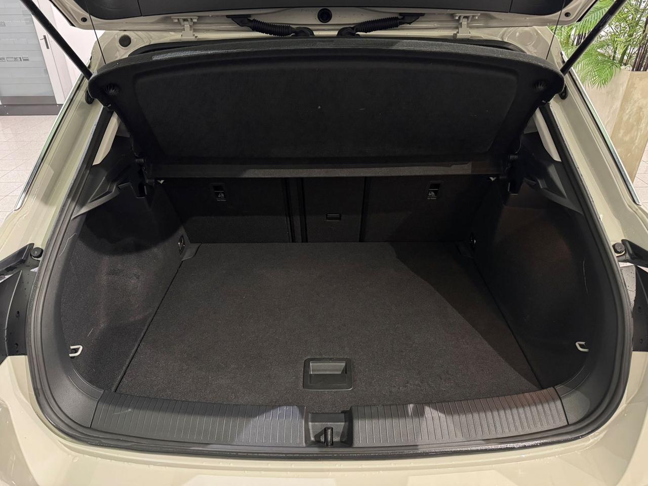 VOLKSWAGEN T-Roc 2022 1.0 tsi Life 110cv