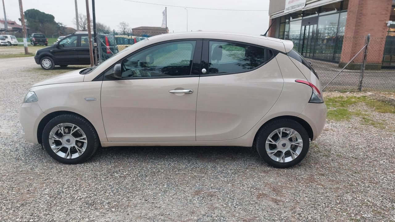 Lancia Ypsilon 1.2 69 CV 5 porte GPL Ecochic Gold