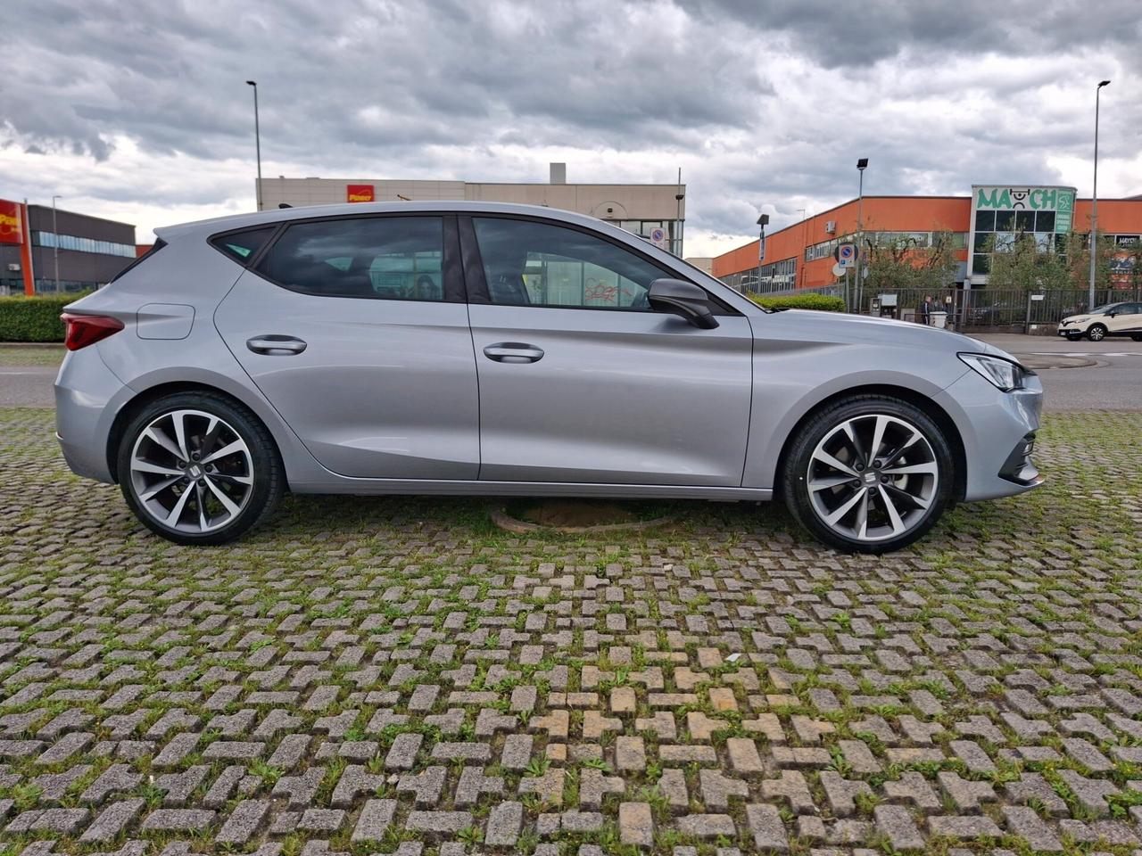 Seat Leon 1.5 TGI DSG FR - SOLO 13000KM