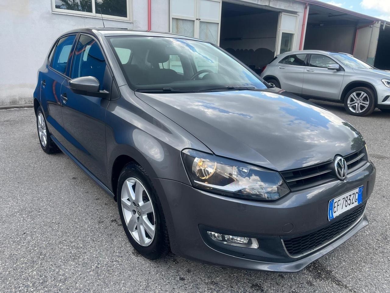 Volkswagen Polo 5P-1.6 tdi- cambio autom-2011