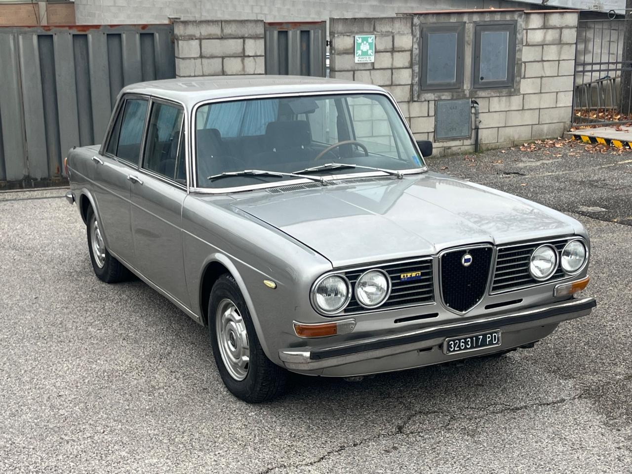 Lancia 2000 iniezione ( Flavia berlina )