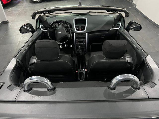 PEUGEOT 207 1.6 HDi 110CV CC Féline