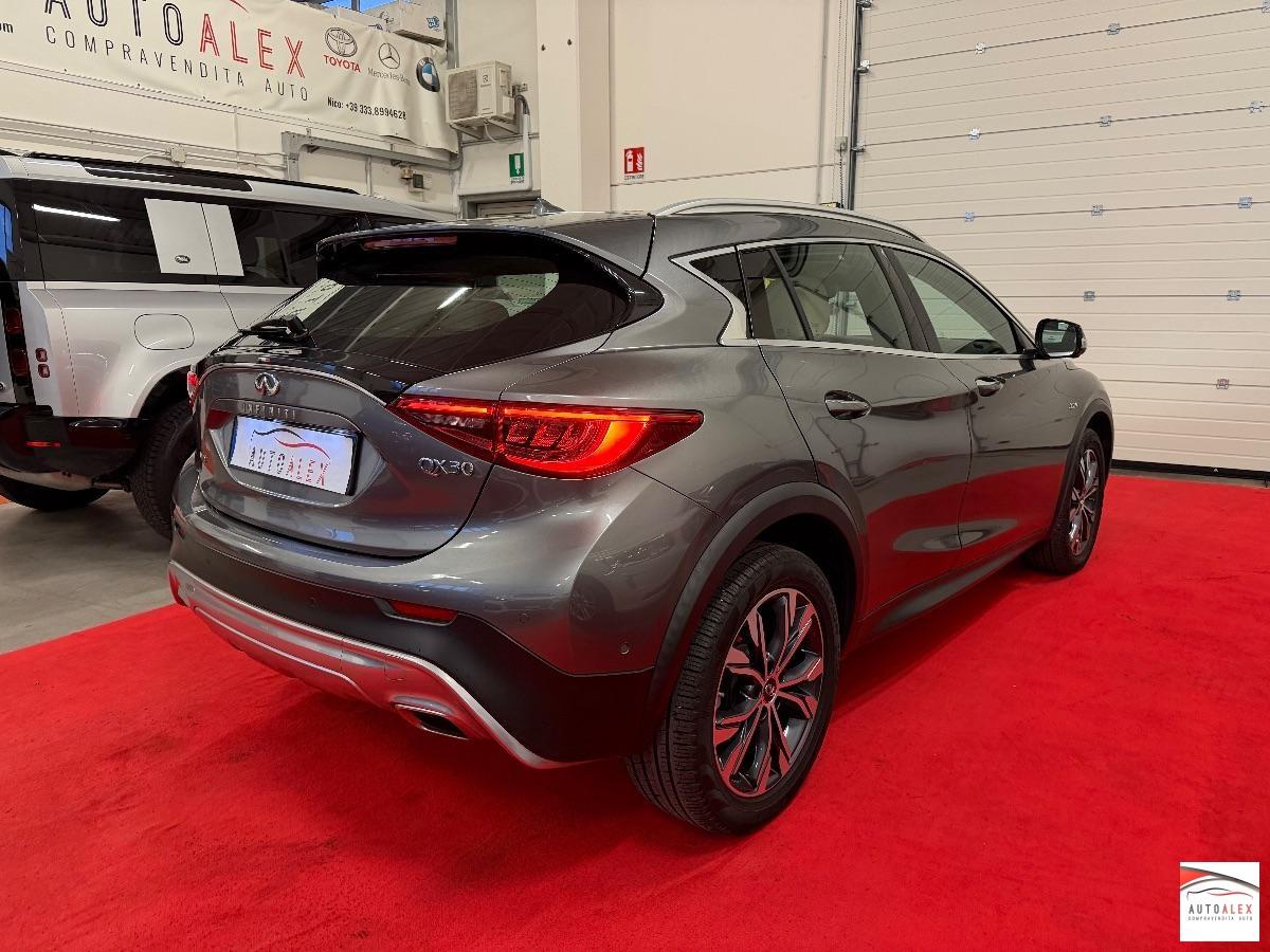 INFINITI - QX30 2.2d Premium Tech awd dct