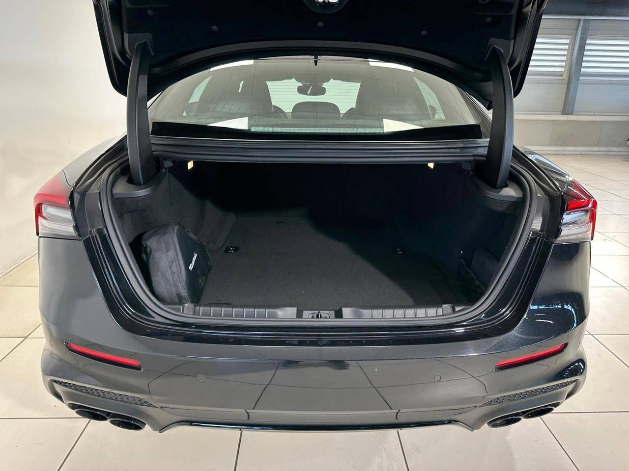 Maserati Ghibli Gransport 330cv