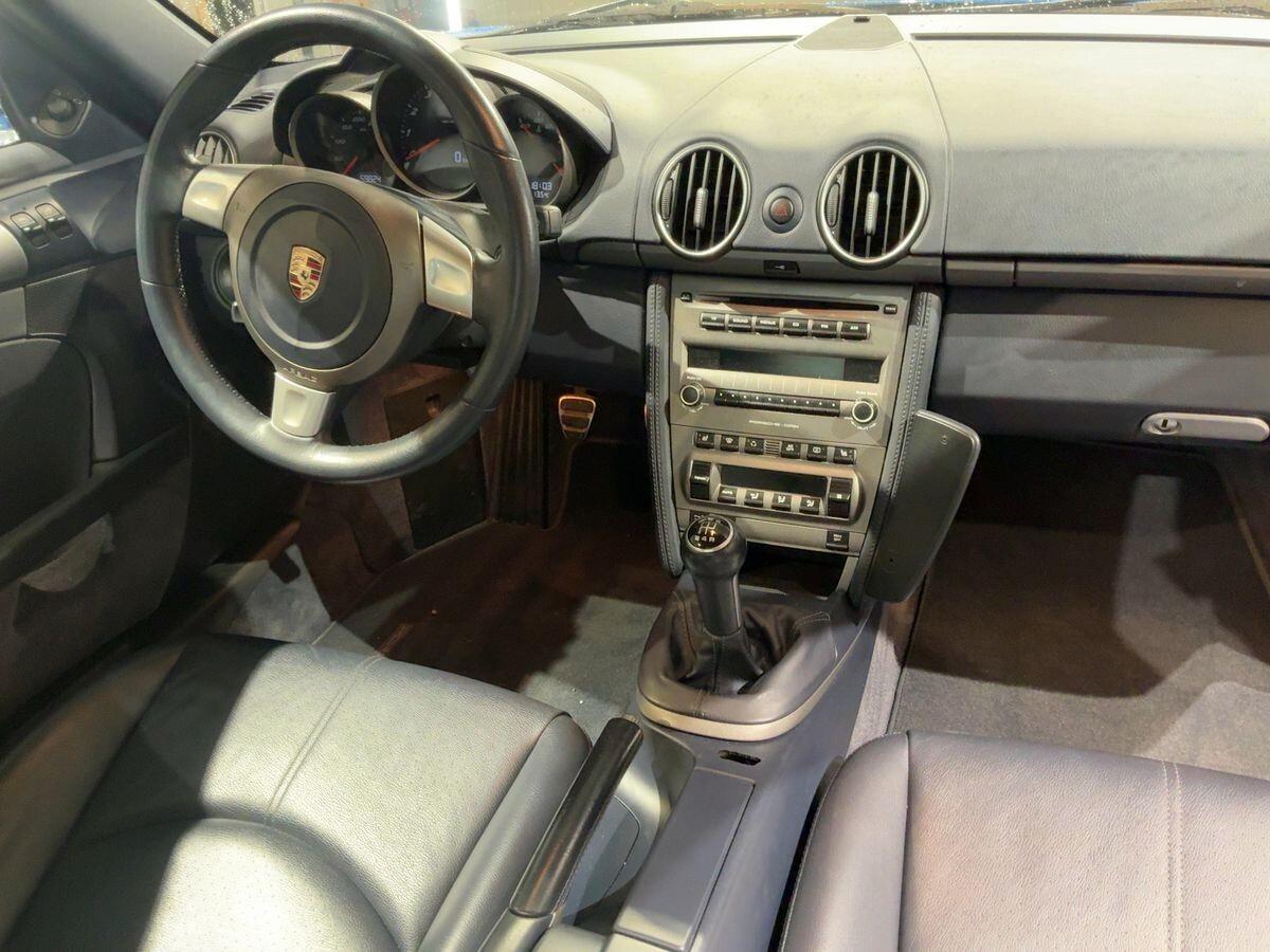 Porsche Cayman 2.7