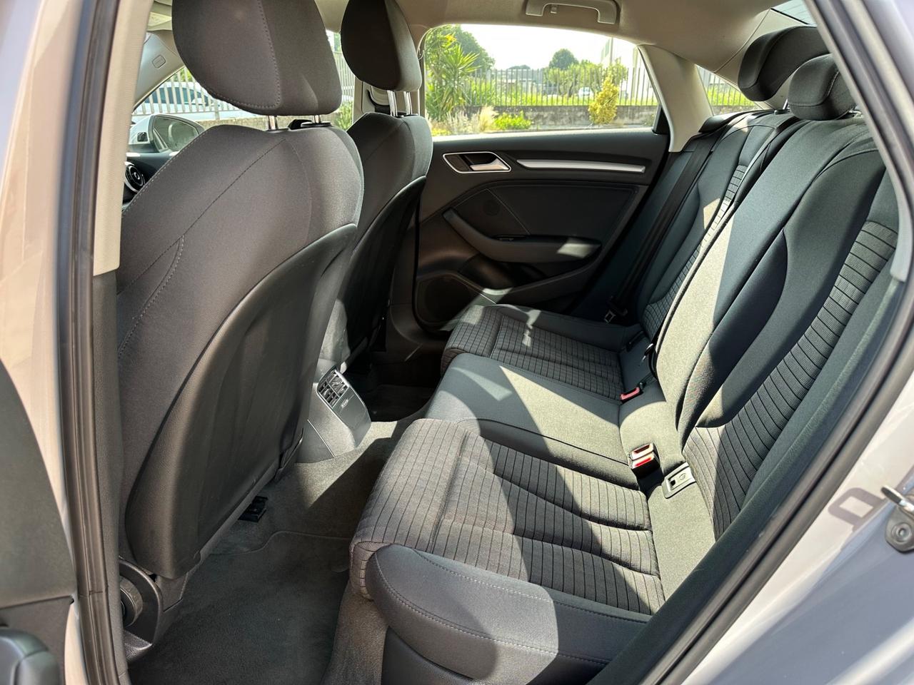 Audi A3 Sedan 1.6 TDI clean diesel S tronic Attraction