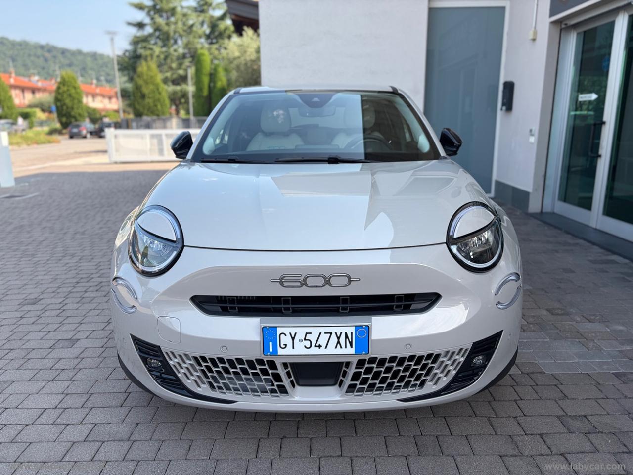 FIAT 600 Hybrid 110 CV DCT MHEV La Prima