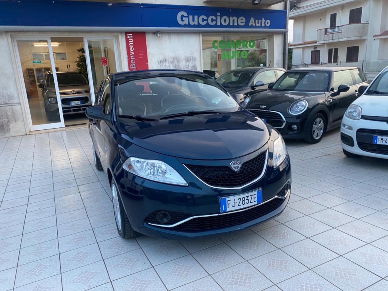 Lancia Ypsilon 1.2 69 CV 5 porte Gold
