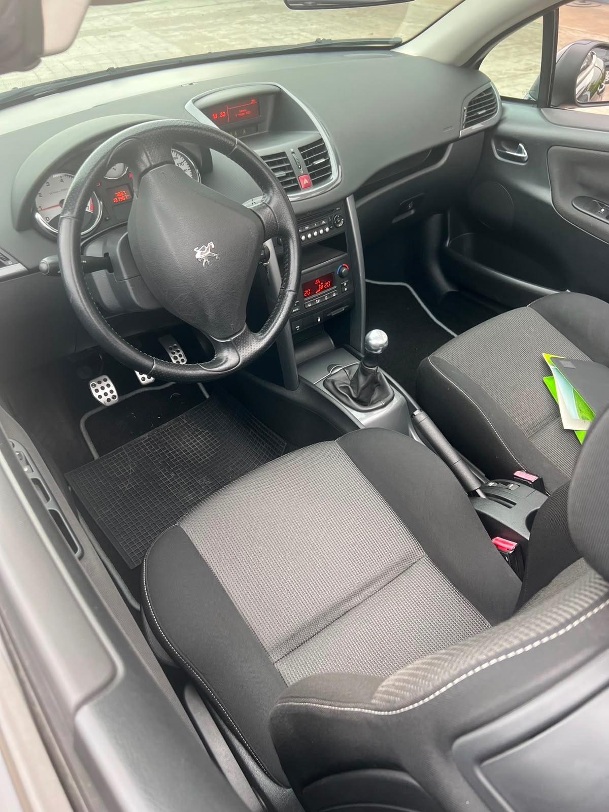 Peugeot 207 1.6 VTI CC ROLAND GARROS