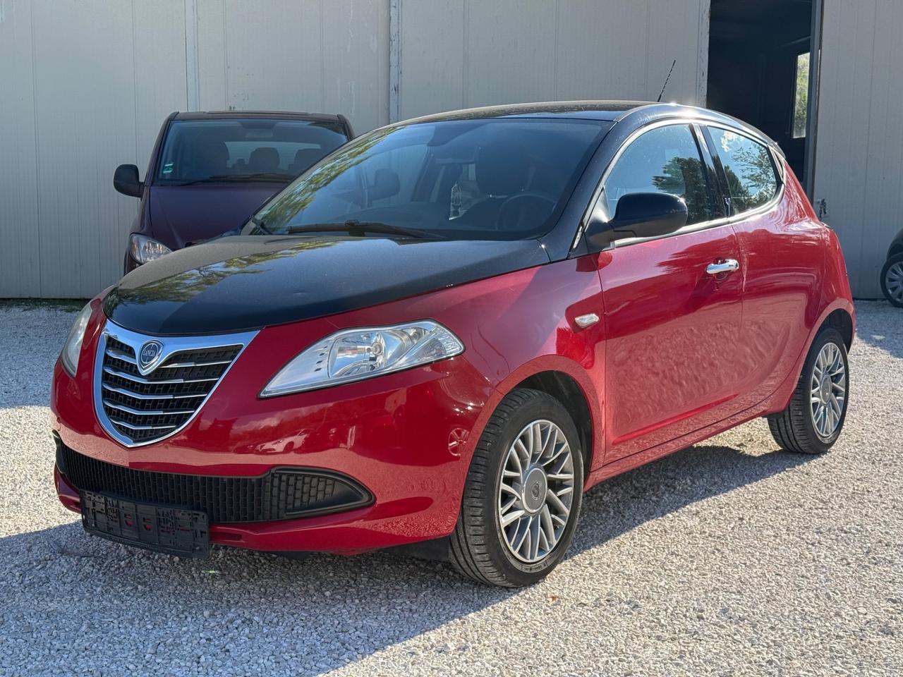 Lancia Ypsilon 1.2 69 CV 5 porte S&S Gold