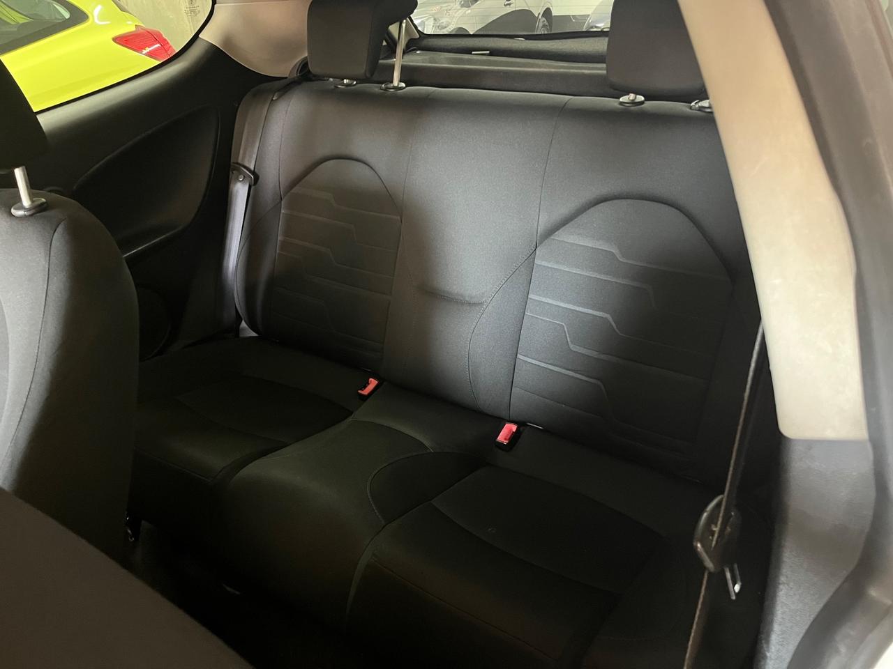 Alfa Romeo MiTo 1.4 S&S Distinctive Sport 2012