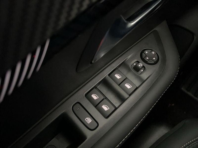 Peugeot 208 208 1.2 hybrid Allure 110cv e-dcs 6
