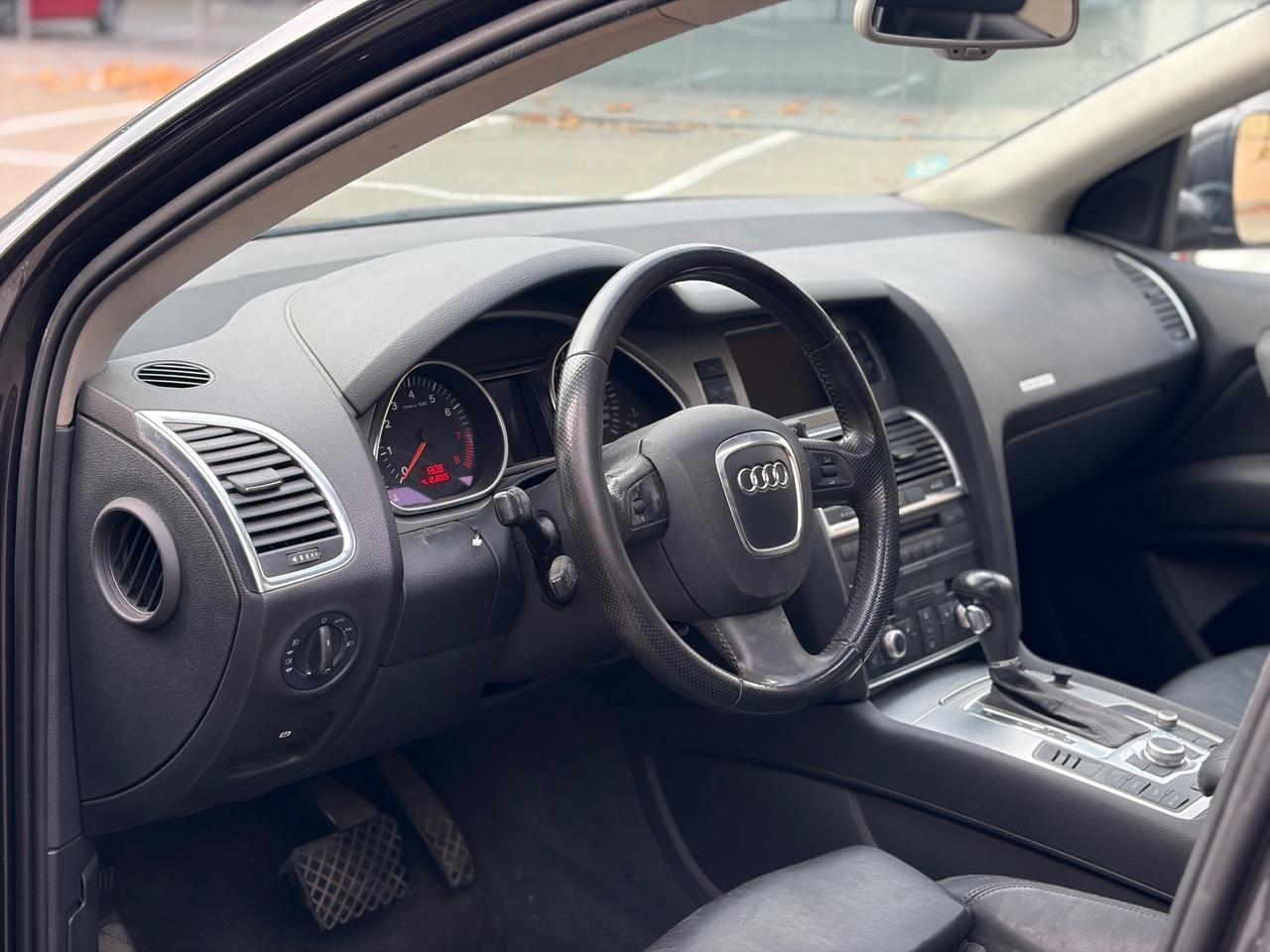 Audi Q7 4.2 V8 FSI quattro tiptronic 7 posti 349cv