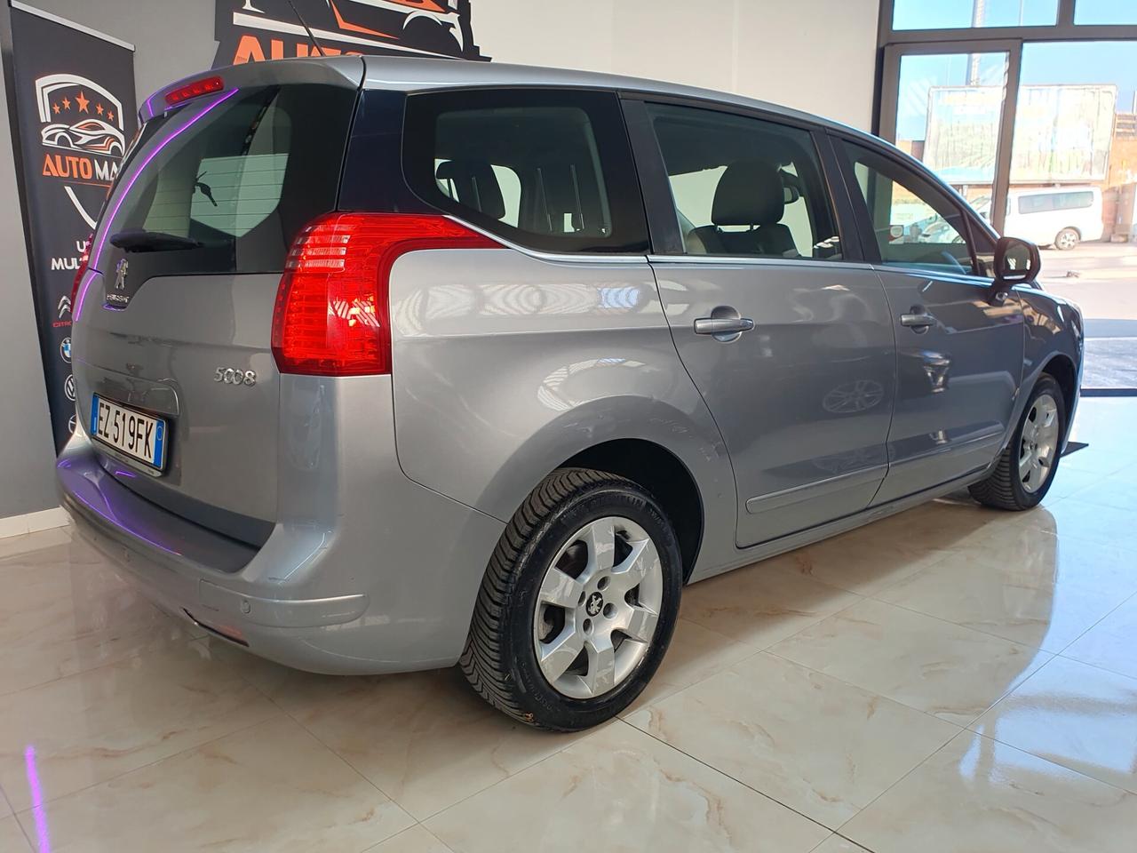 Peugeot 5008 1.6 hdi 115cv Active 2015