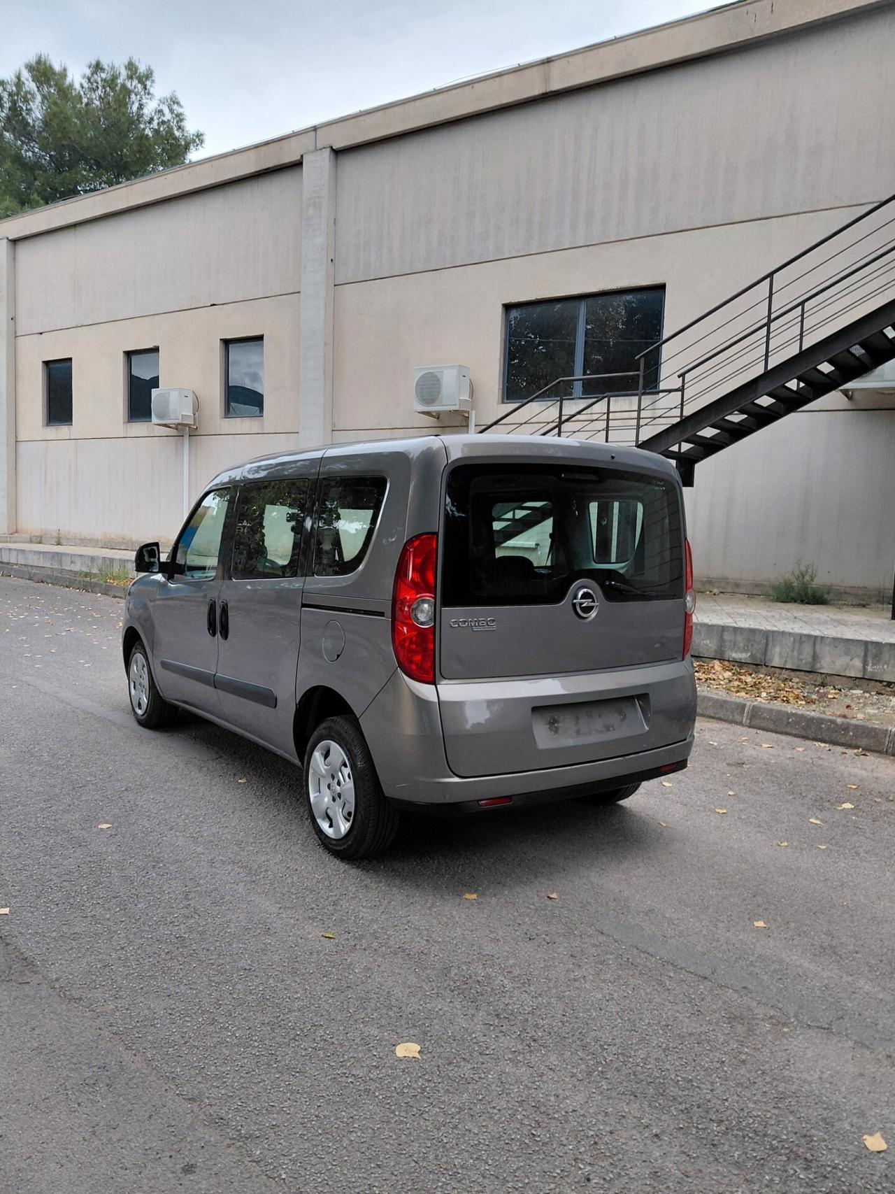 Opel Combo 1.6 CDTi 105CV PC-TN Elective