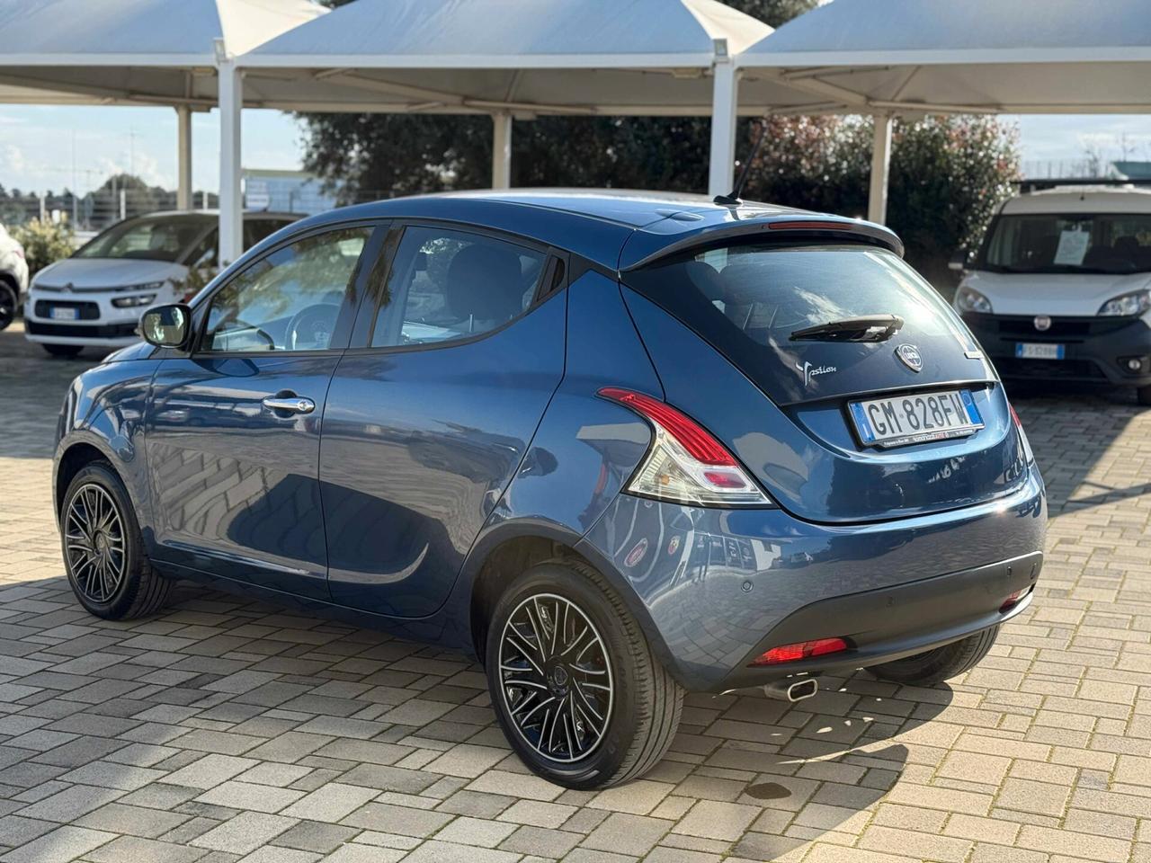Lancia Ypsilon 1.0 FireFly 5 porte S&S Hybrid Ecochic Gold