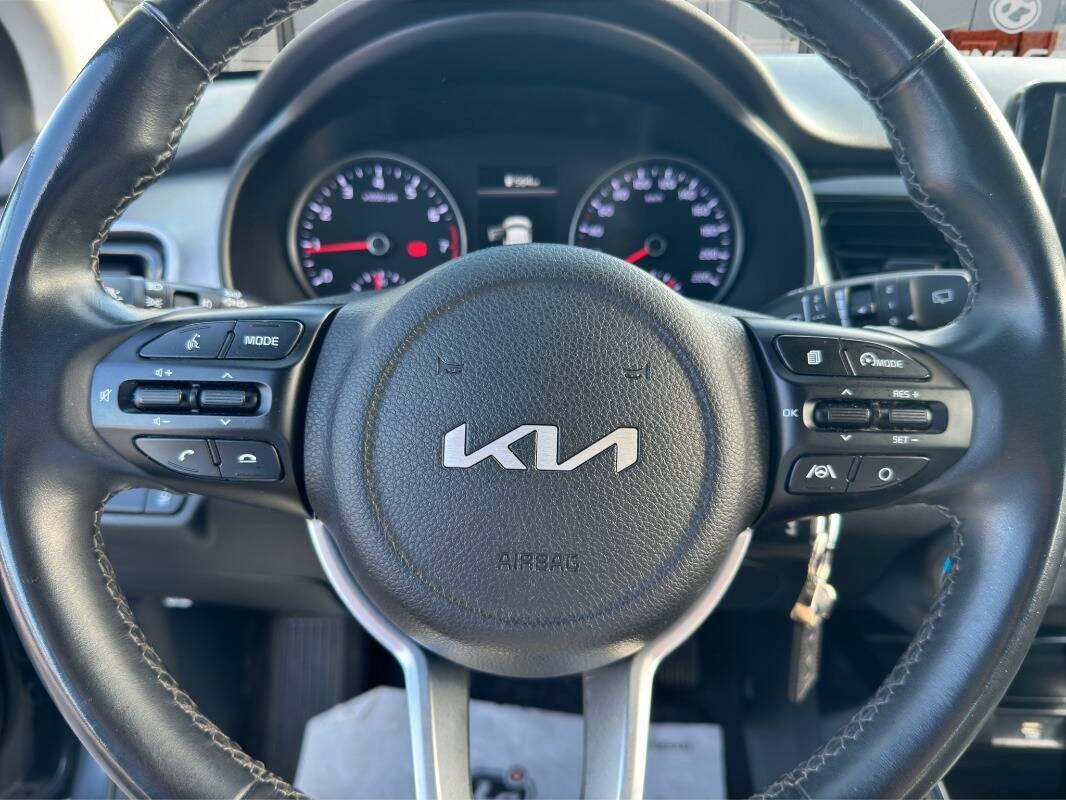 Kia STONIC . ACTIVE BUSINESS CON TELECAMERA E CARPLAY