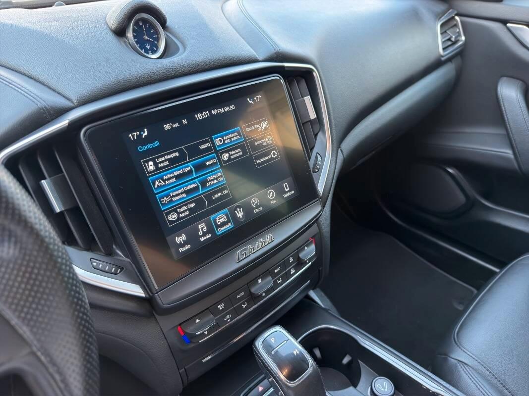 Maserati Ghibli 3.0 V6 ds Gransport Nerissimo 250cv auto my18