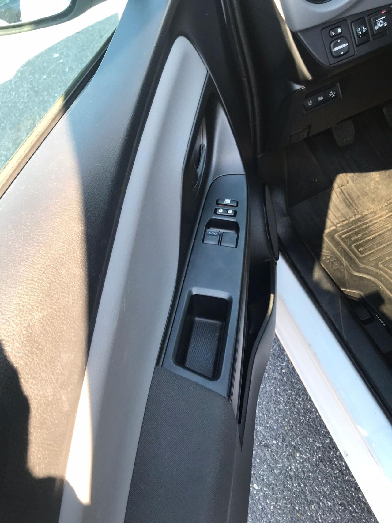 Toyota Yaris 1.0 5 porte Active