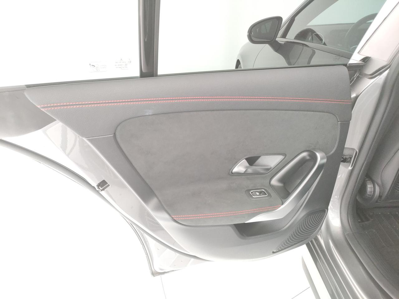 Mercedes-Benz CLA Shooting Brake 200 d Premium 4matic auto