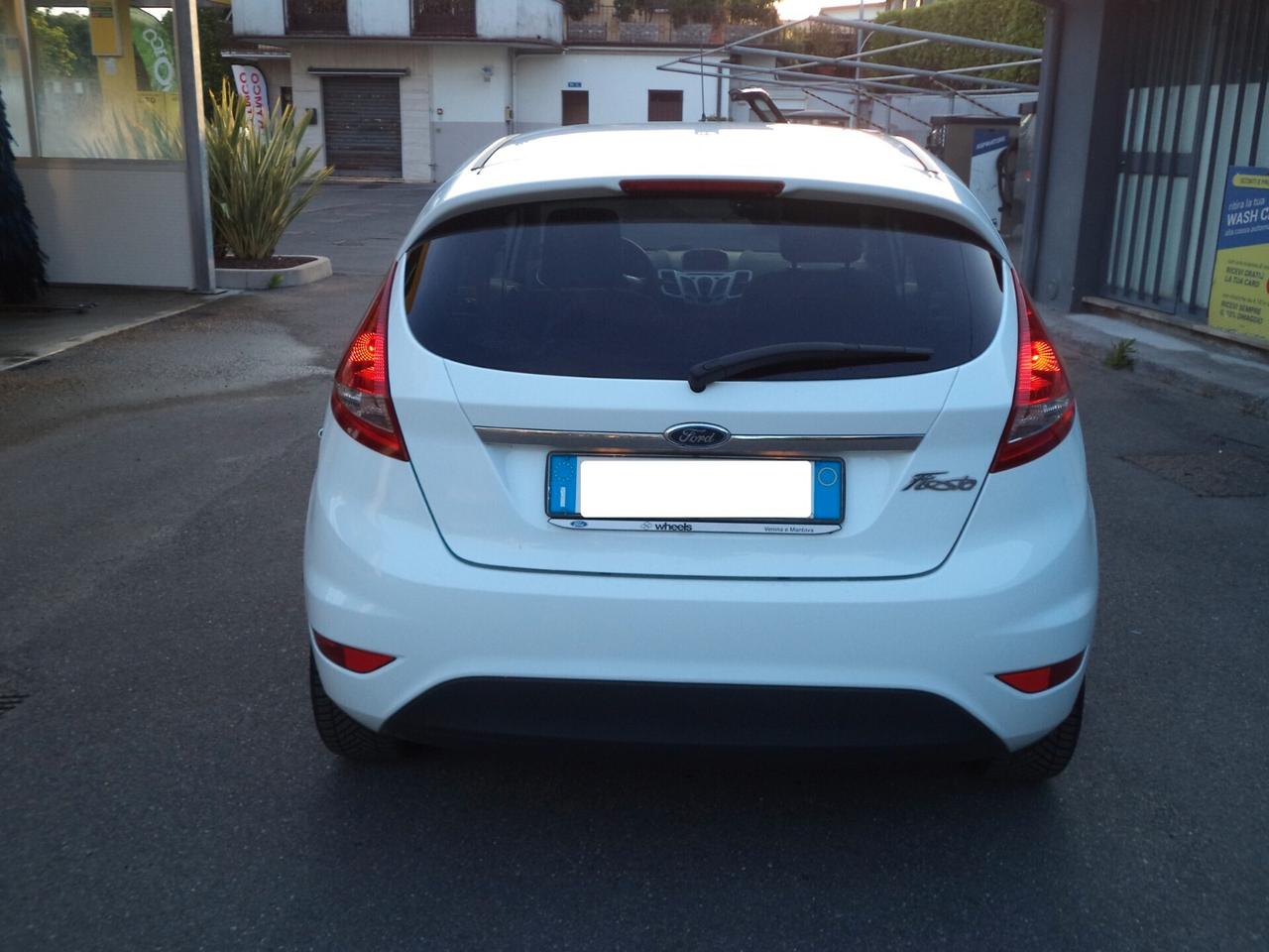 Ford Fiesta 1.4 5 porte Bz.- GPL Titanium AUTO DI PRIVATO IN CONTO VENDITA