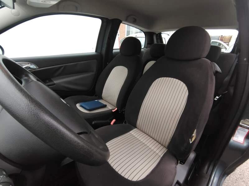 Lancia Ypsilon 1.4 Oro Giallo