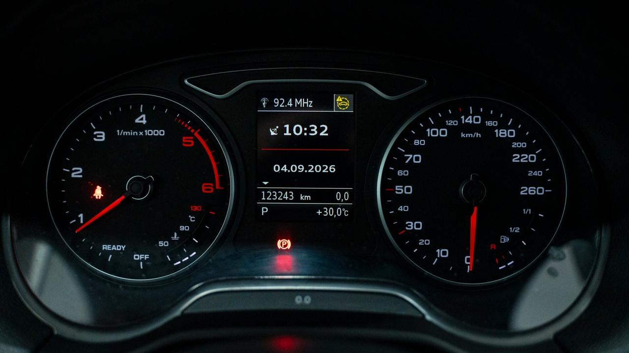 Audi Q2 30 2.0 TDI S TRONIC SPORT XENO NAVI FULL OPTIONAL
