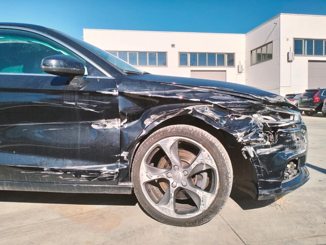 Audi A3 L Sedan 2.0 TDI 184 CV quattro S-Tronic - SINISTRATA