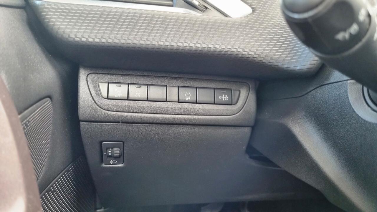 Peugeot 2008 1.2 KM 31.600 UNICO PROPRIETARIO,DISTRIBUZIONE FATTA