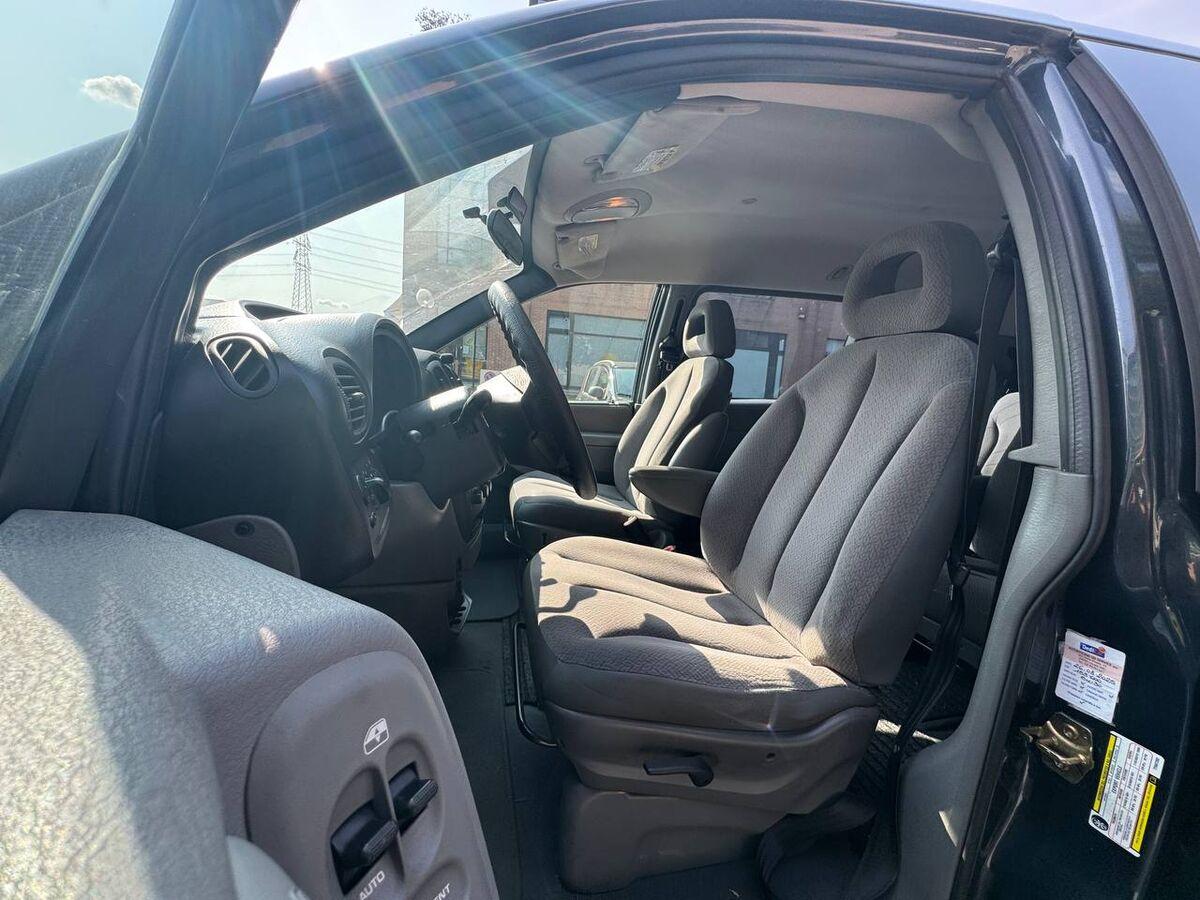 Chrysler Voyager IV 2004 2.8 crd LX Leather