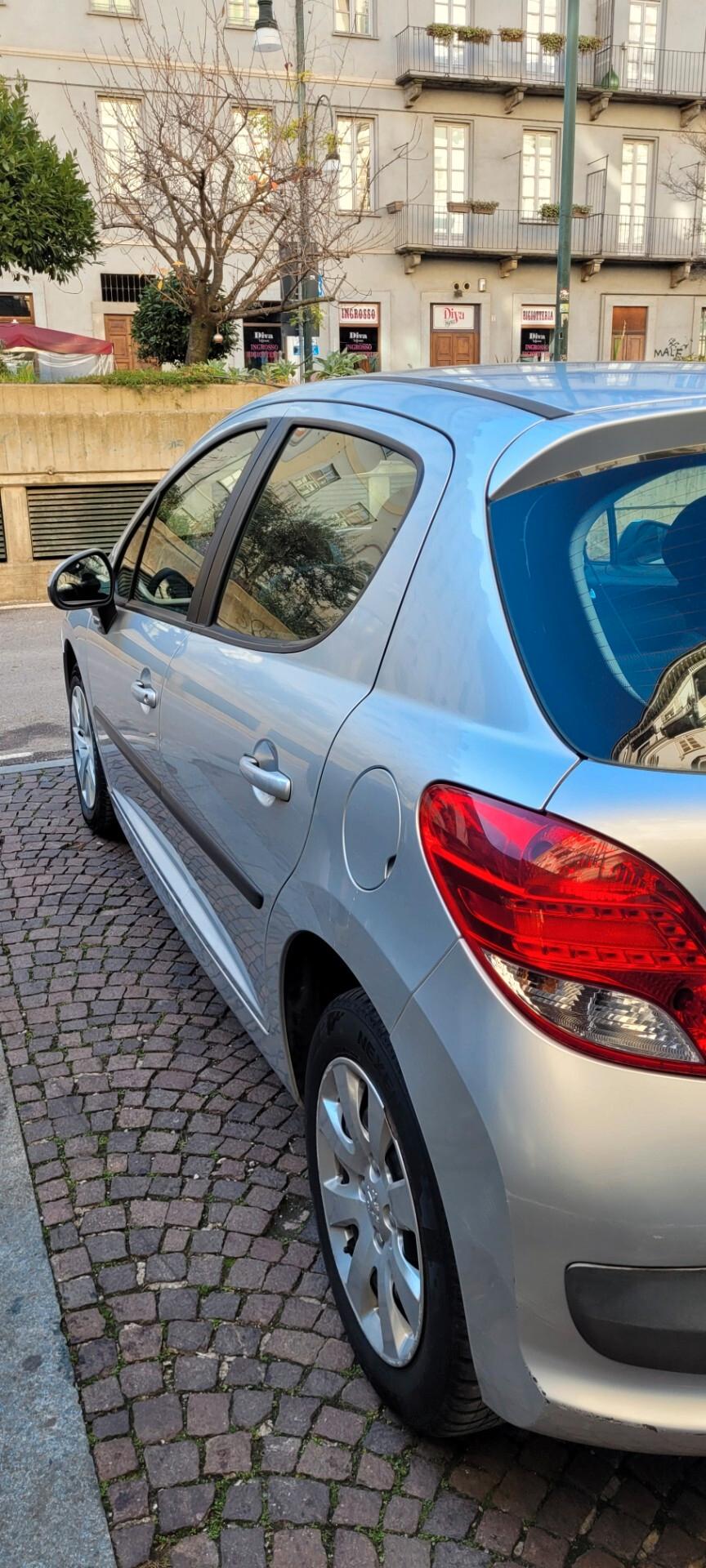 Peugeot 207 1.4 HDi 70CV 5p. Active