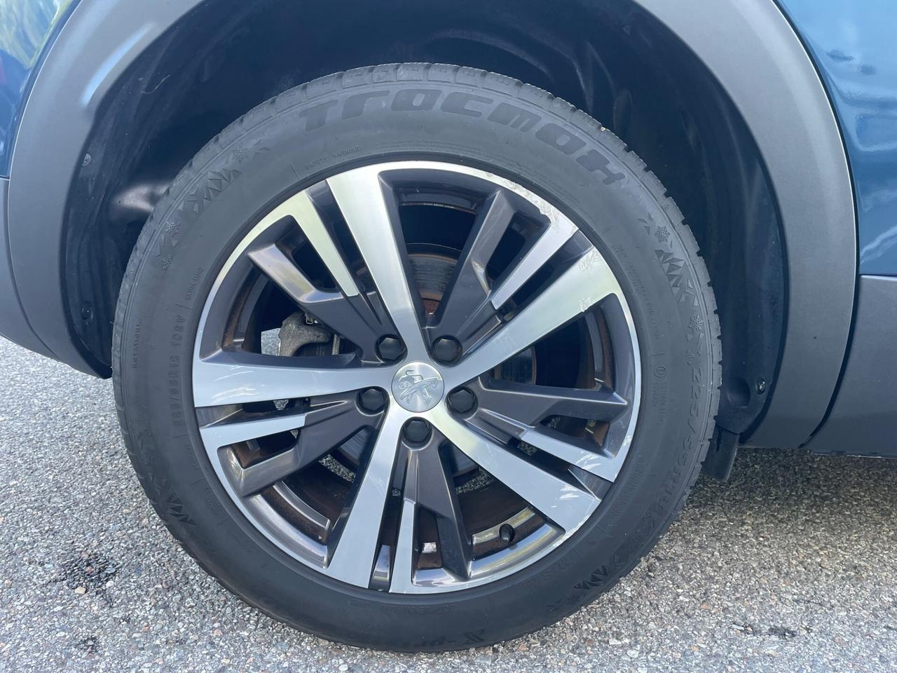 Peugeot 3008 BlueHDi 130 S&S*Automatik*Navi*Solo 54000*
