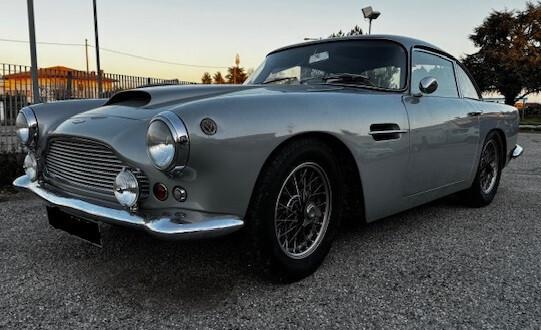 Aston Martin DB4 3.7 SUPERLEGGERA
