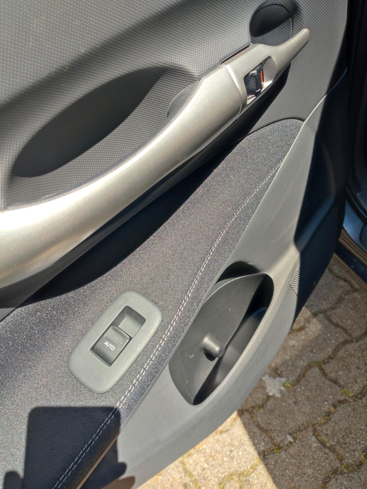 TOYOTA AURIS 1.6BENZINA POCHI KM COME NUOVA STUPENDA