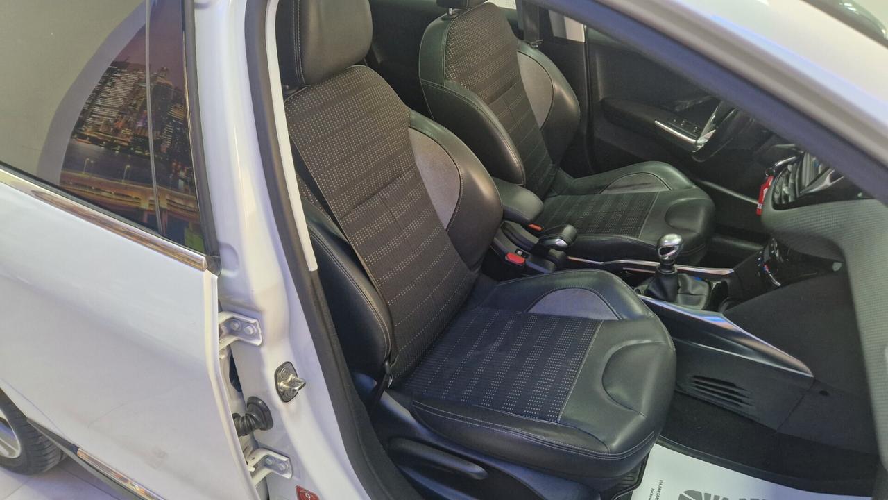 Peugeot 2008 1.6 e-HDi 115 CV Stop&Start Allure