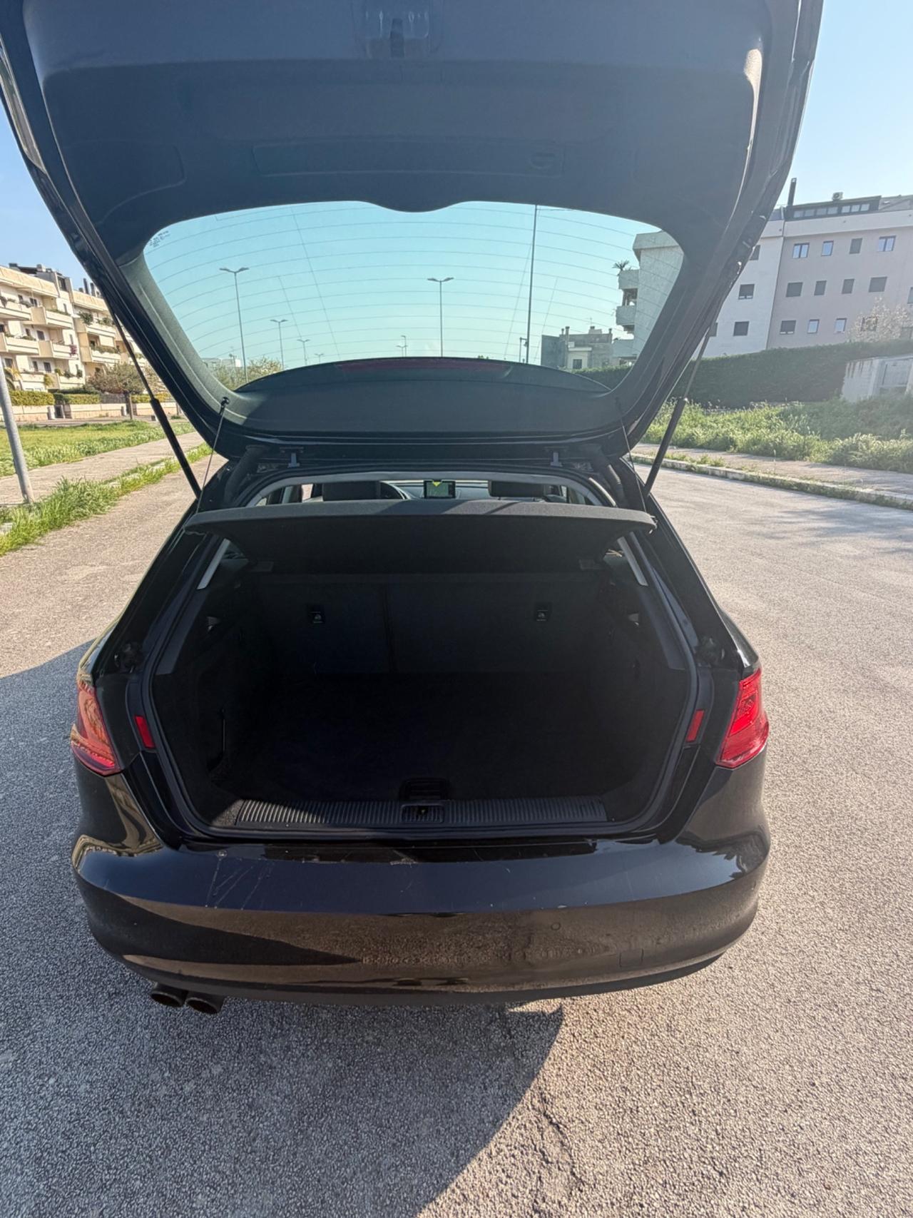 Audi A3 Sedan 1.4 TFSI 125 CV Attraction