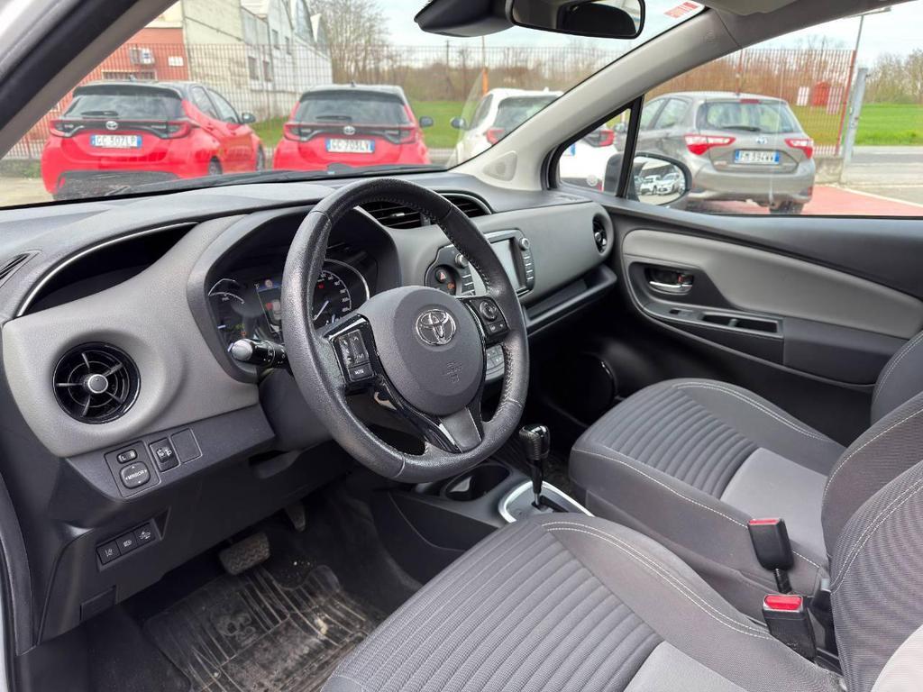 Toyota Yaris 5 Porte 1.5 VVT-i Hybrid Lounge Blue E-CVT