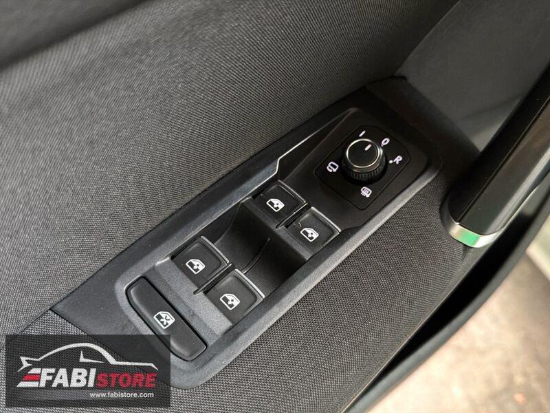 Volkswagen Touran 2.0 TDI 150 Cv Executive DSG - 7 POSTI - Navi, Cruise, Sensori ecc