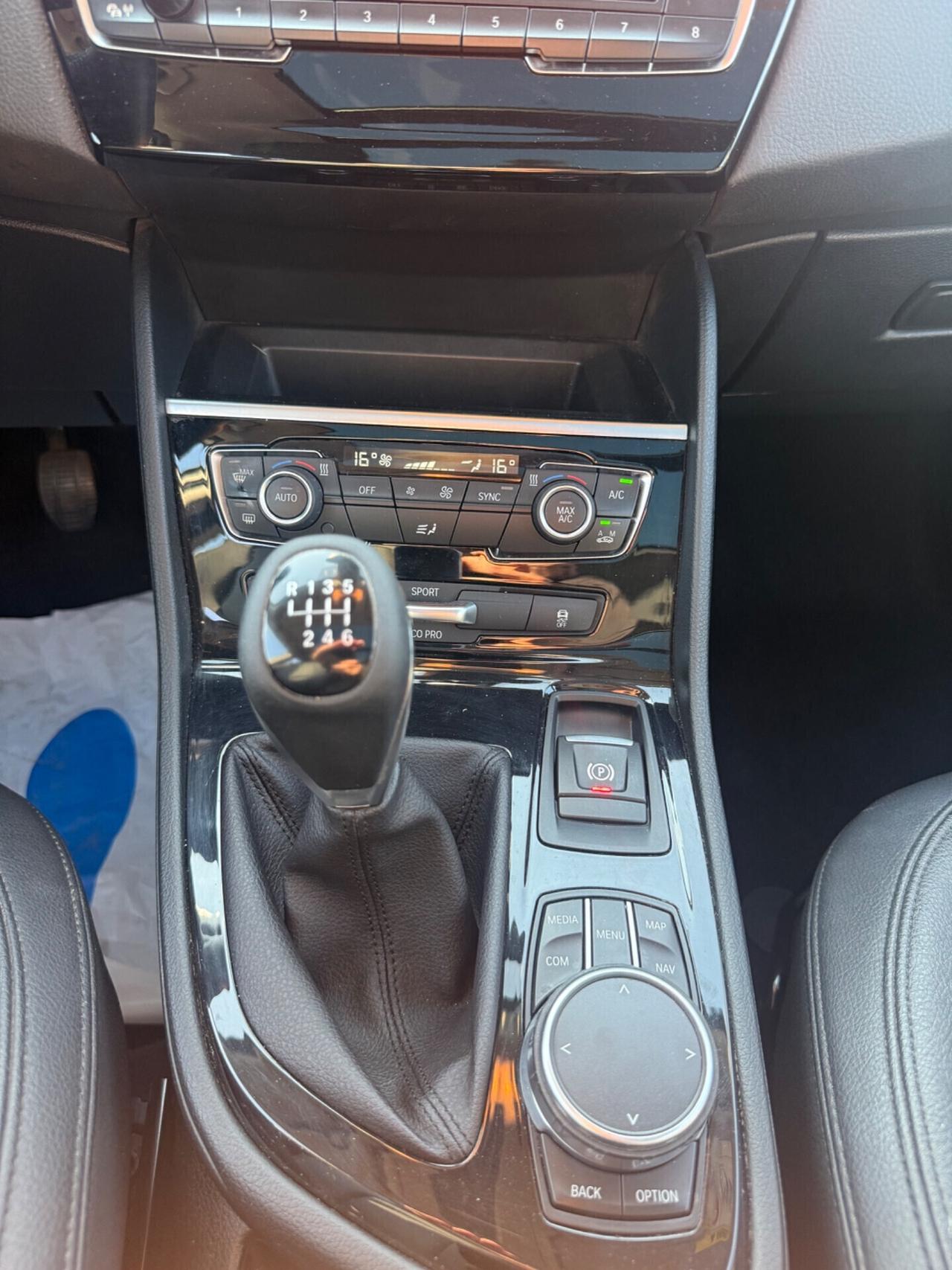 Bmw Active Tourer 218d Luxury,TETTO APRIBILE,PELLE,NAVI,CLIMATRONIC BIZ.,ECC…