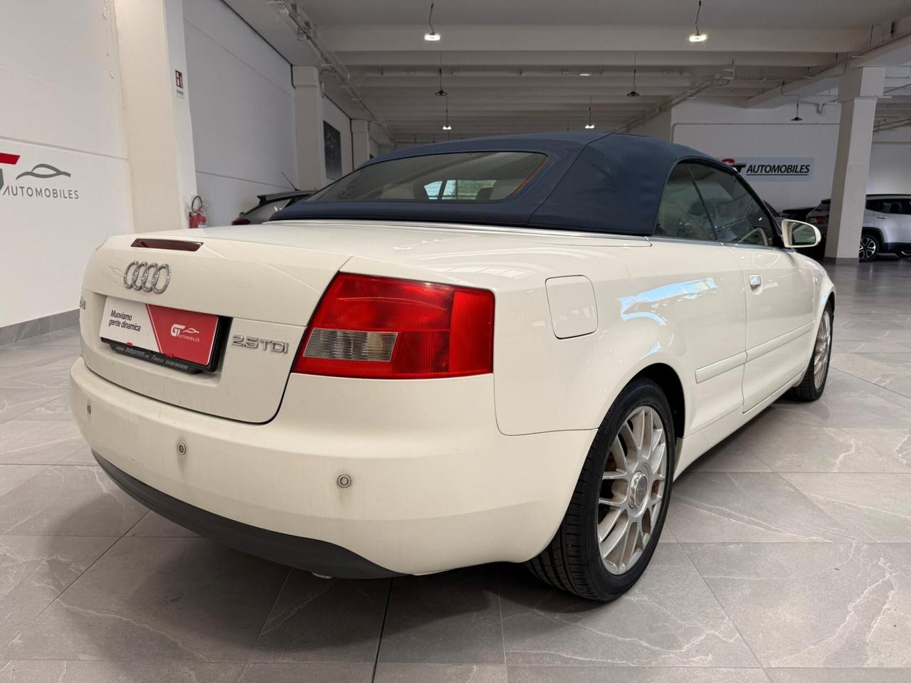 Audi A4 Cabriolet 2.5 V6 TDI 163 CV